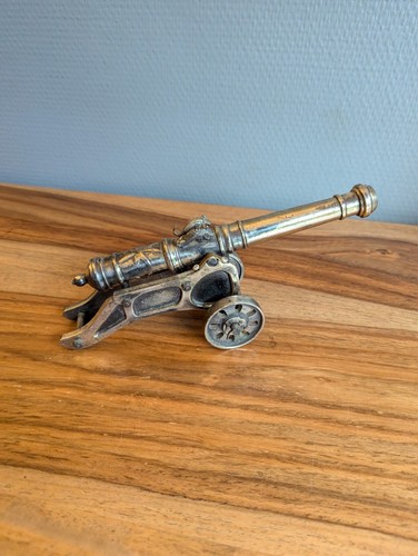 Large desk cannon bronze - in,