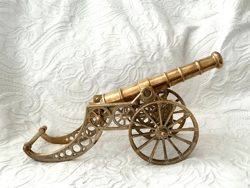 Very large charming old - very,